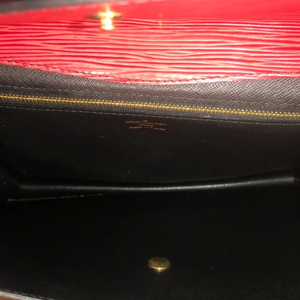 LOUIS VUITTON Red Epi Leather Clutch Crossbody and Shoulder Bag GM size